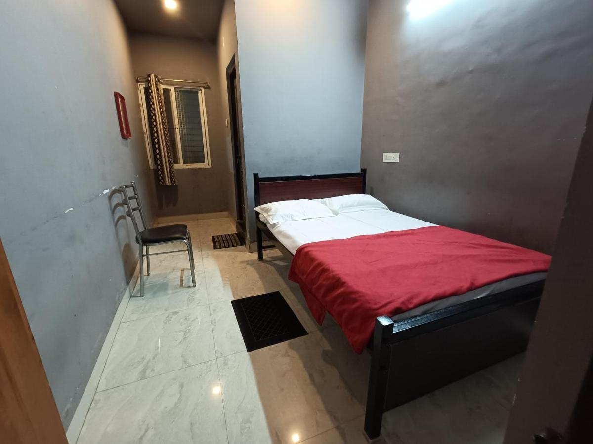 Radhika Lodge Bellary Kültér fotó